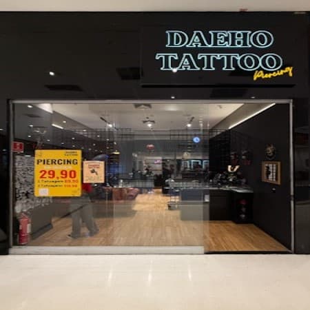 Logo da loja daeho tattoo